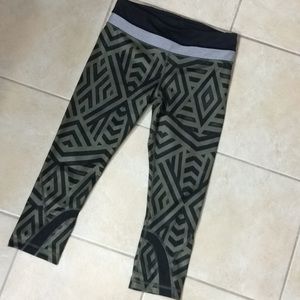 Lululemon Inspire Crop Chevron Shuffle Fatigue
